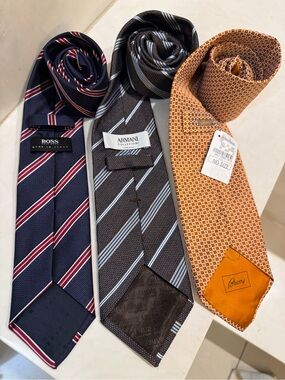 3 New Ties each worn once by BOSS, Armani & Brioni New w tags Classic Men's Ties